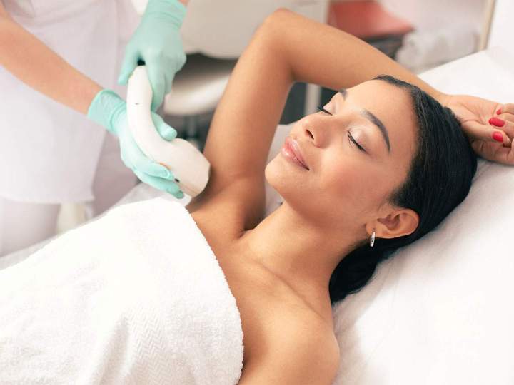 Retrouvez une peau douce et nette grâce à une épilation bien faite.